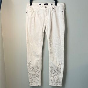 Miss Me white denim ankle skinny jeans. Size 28